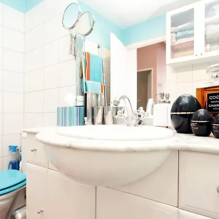 Exotic Loft In Montmartre + Terrace ! * Parigi