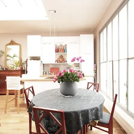 Exotic Loft In Montmartre + Terrace ! * Parigi